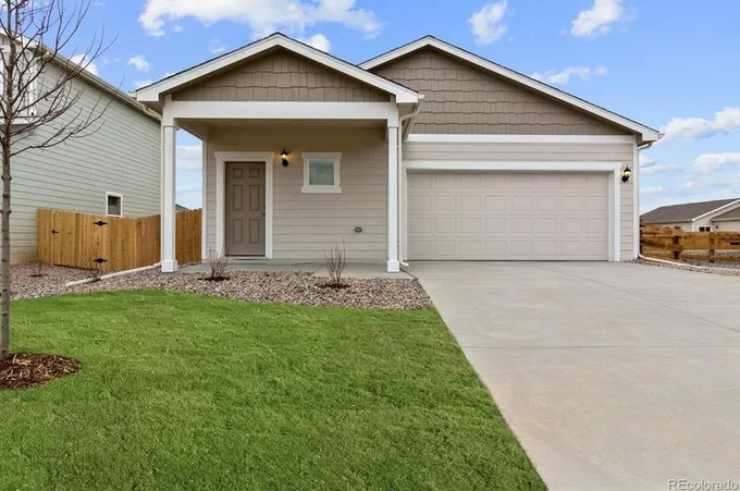 7402 E Big Thompson Cir, Frederick, CO 80530 - MLS 7812320 for Sale