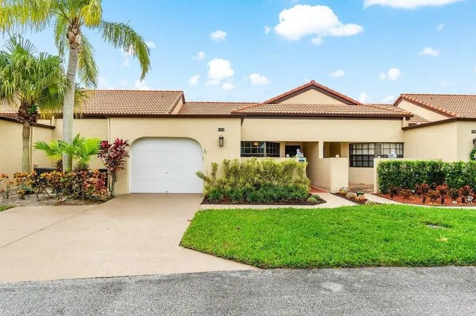 8232 Waterline Dr, Boynton Beach, FL 33472 - MLS RX-10945796 for Sale