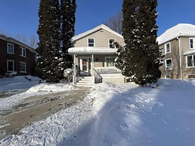 208 W Mackie St, Beaver Dam, WI 53916 - MLS 1969678 for Sale
