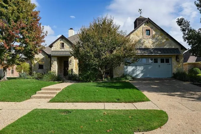 1501 Carnoustie Dr, Ennis, TX 75119 for Sale