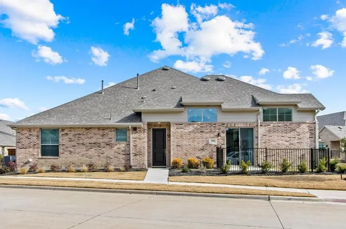7201 Napa Ln, Grand Prairie, TX 75054 - MLS 20470709 for Sale