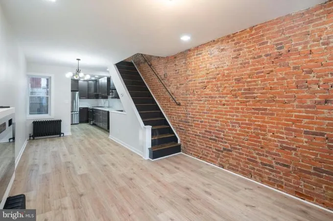 125 W DAUPHIN ST, PHILADELPHIA, PA 19133 Townhouse For Sale  MLS# PAPH2305806