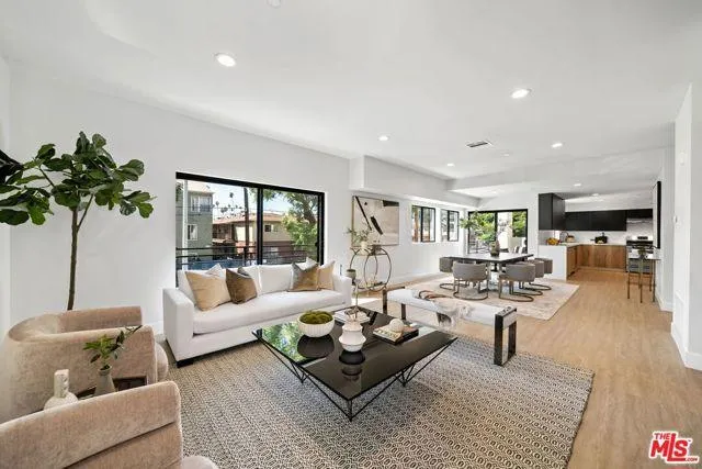 1624 N Normandie A, Los Angeles CA 90027 for Sale