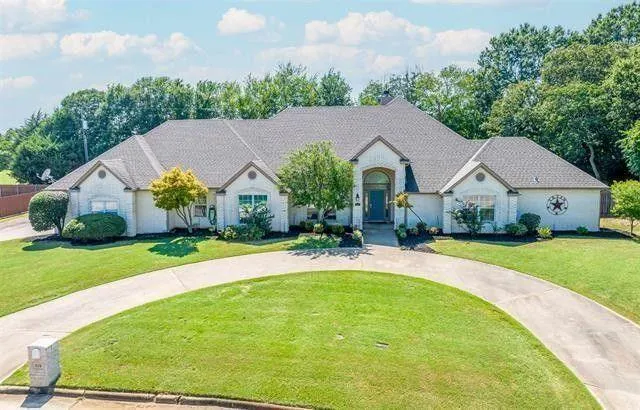 Paris, Lamar County, TX House for sale Property ID: 417285024