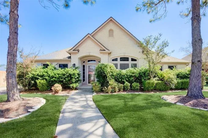 111 Bending Brook Ln, part INSON, TX 77539 for Sale