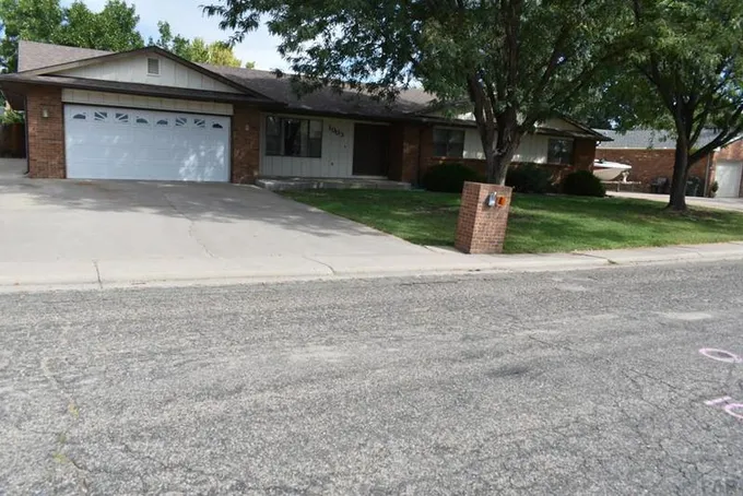1003 Oak Ave, Canon City, CO 81212  MLS# 220035 for Sale