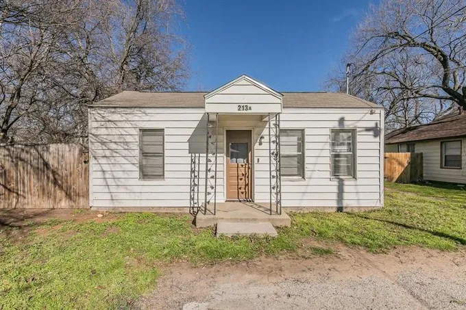 213 Eureka St A, Weatherford, TX 76086 for Rent