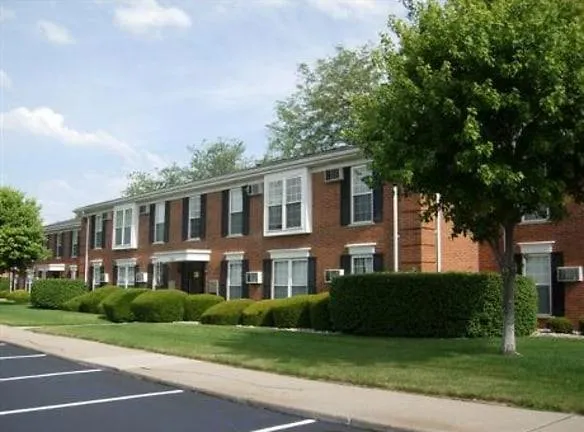Plymouth Hills Apartments - 746 S Mill St - Plymouth, MI Apartments for Rent