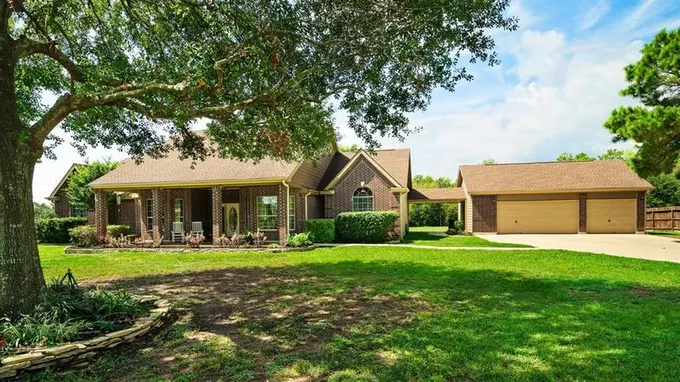 13491 Jbk Memorial Dr, Willis, TX 77318 for Sale