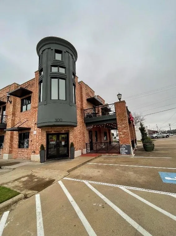 300 N 8th St, Midlothian, TX 76065 - MLS 20504825 for Sale