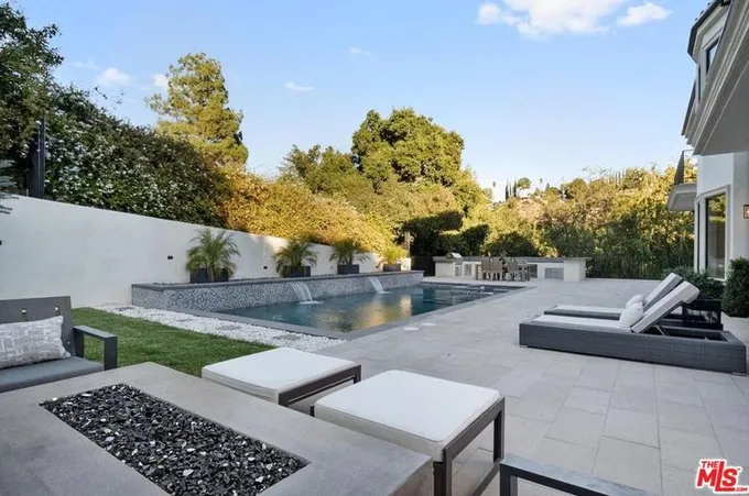4351 Vanalden Ave, Tarzana, CA 91356 - MLS 23-333203 for Sale