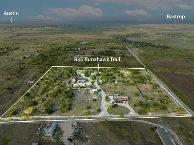 835 Tomahawk Trl, Dale, TX 78616 for Sale
