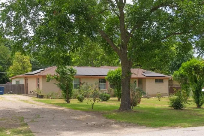 138 Southwood Dr, Lancaster, TX 75146 for Sale