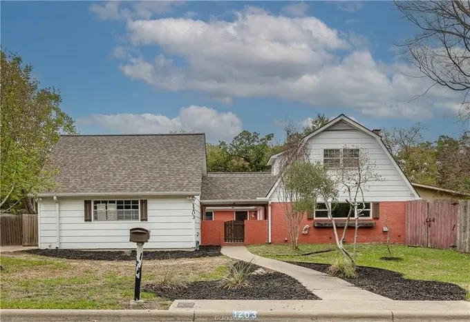 1203 Merry Oaks Drive, College Station, TX 77840 for Sale