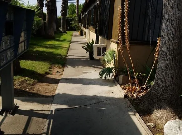 Tahiti Village Apartments - 883 Buena Vista Ave - Pomona, CA Apartments for Rent