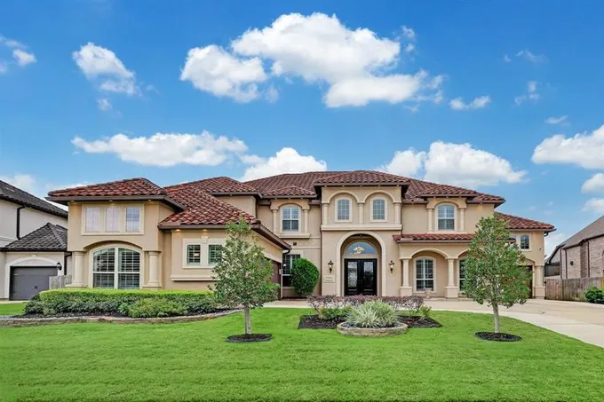 5015 Harvest Chase Ln, Sugar Land, TX 77479 for Sale