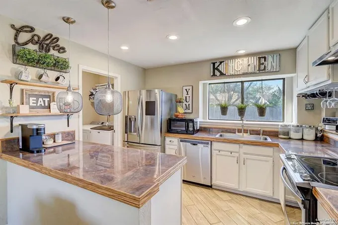 5705 Stone Village, San Antonio, TX 78250 for Sale