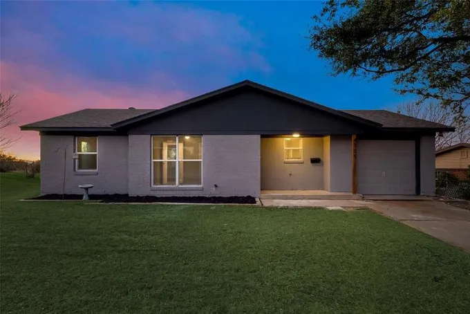 4705 Alwood Ct, Fort Worth, TX 76135  MLS# 20508175 for Sale