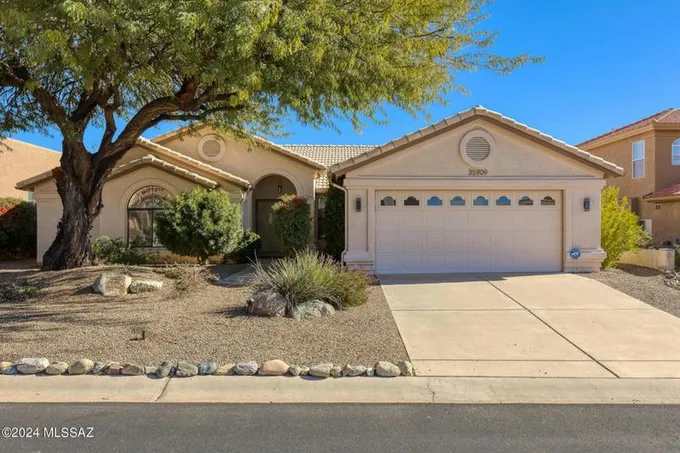35909 S MESA RIDGE DR, Saddlebrooke, AZ 85739 Single Family Residence For Sale  MLS# 22401519