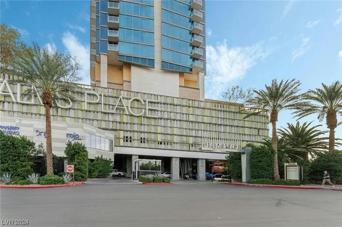 4381 W FLAMINGO RD # 3920, Las Vegas, NV 89103 Condominium For Sale  MLS# 2552979