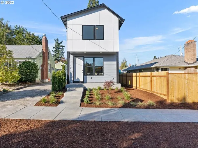 4475 NE 77TH AVE, Portland OR 97218 for Sale