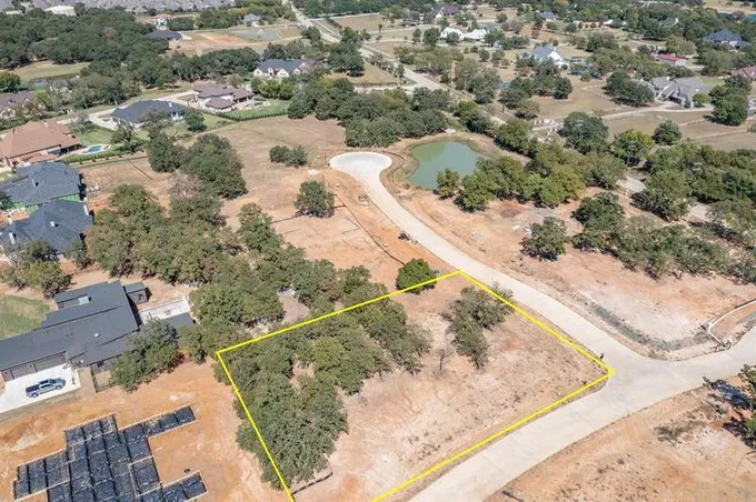 401 Claire Ct, Copper Canyon, TX 76226 for Sale