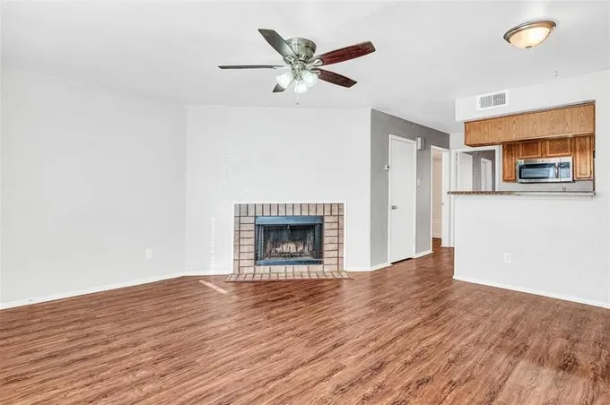2400 Jupiter Rd C8, Plano, TX 75074 for Rent