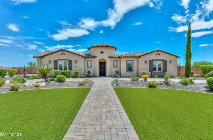 7813 W Calle Lejos, Peoria, AZ 85383 - MLS 6592277 for Sale