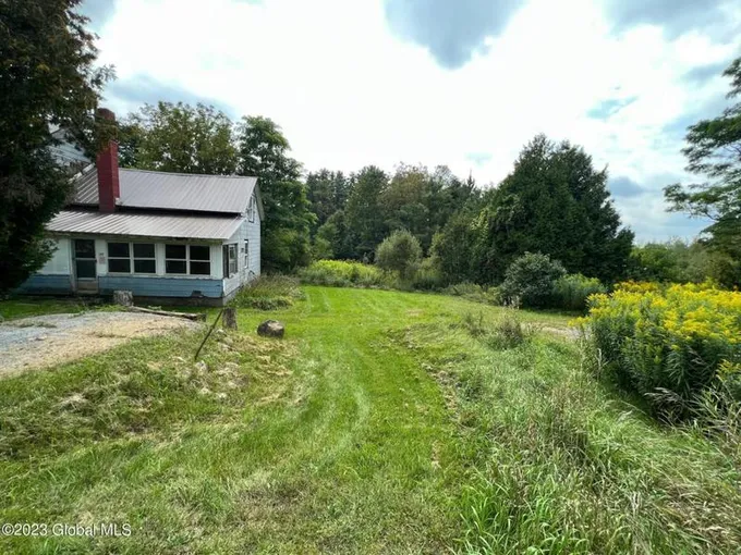190 RAYMOND WRIGHT AVE, Mineville, NY 12956 Single Family Residence For Sale  MLS# 202324607