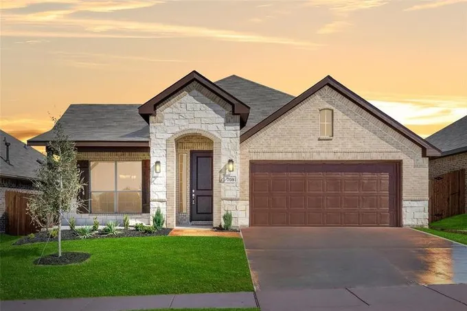 708 Misty Ln, Cleburne, TX 76033 for Sale