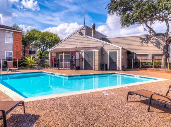Regal Pointe - 6111 Willowbend Blvd - Houston, TX Apartments for Rent