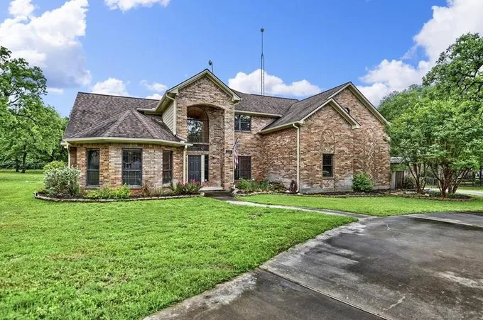 211 Buffalo Creek Ct, Bellville, TX 77418 - MLS 45610712 for Sale