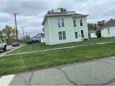 W Oak St for Sale