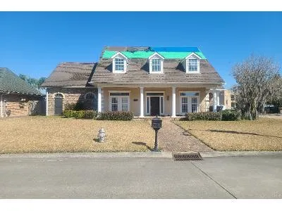 Gainswood Dr E for Sale