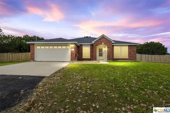 832 Ridgeline Road, Copperas Cove, TX 76522 for Sale