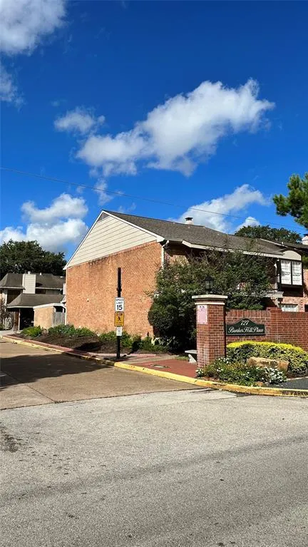 727 Bunker Hill Rd 60, HOUSTON, TX 77024 for Sale