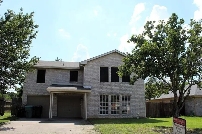 900 N Brents Ave, Sherman, TX 75090 - MLS 20450206