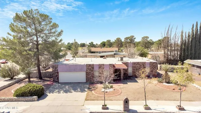 17001 DARRINGTON Road, Horizon City, TX 79928 for Sale