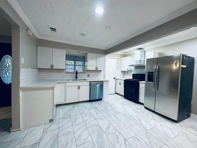 2418 Mayview Dr, Houston, TX 77091 for Sale