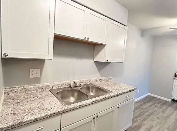 2334 W College Ave - Milwaukee, WI 53221 - Home For Rent