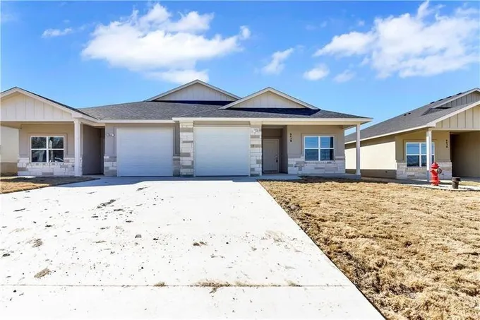 561 County Road 306 B, Jarrell, TX 76537 for Rent