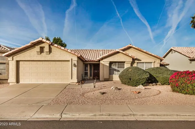 860 S Pineview Dr, Chandler, AZ 85226 - MLS 6639410 for Sale