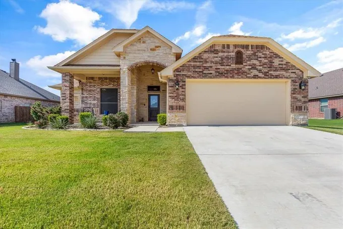 203 Mckittrick Ln, Godley, TX 76044 for Sale