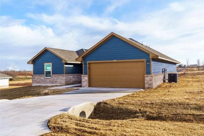 1919 Eli Avenue, Tuttle, OK 73089  612857277 for Sale