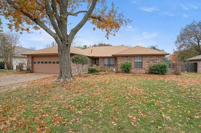 1512 Hemphill Drive, Cleburne, TX 76033  614588277 for Sale