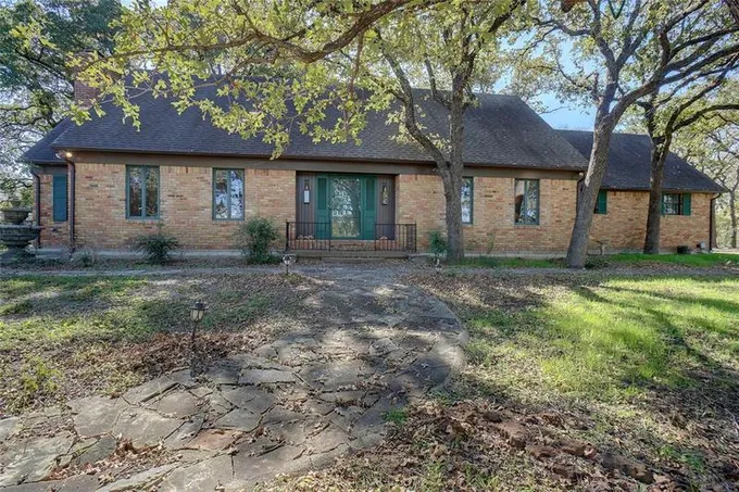 3332 Helm Ln, Denton, TX 76210 for Sale