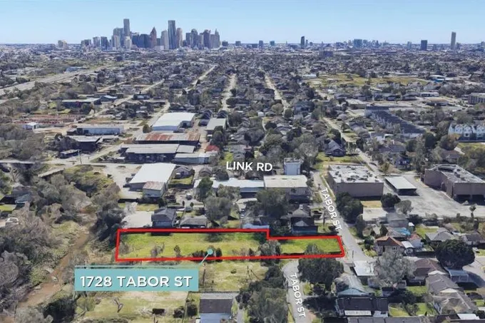 1728 Tabor St, Houston, TX 77009 for Sale