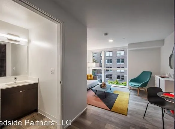 1103 Summit Ave - Seattle, WA 98104 - Home For Rent