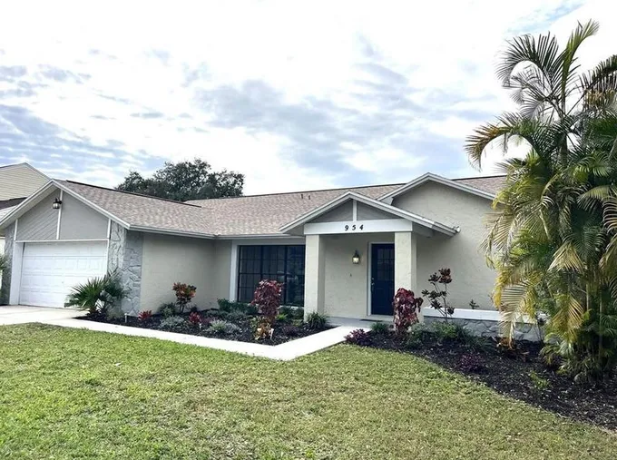 954 Benninger Dr, Brandon, FL 33510 - MLS T3481543 for Sale