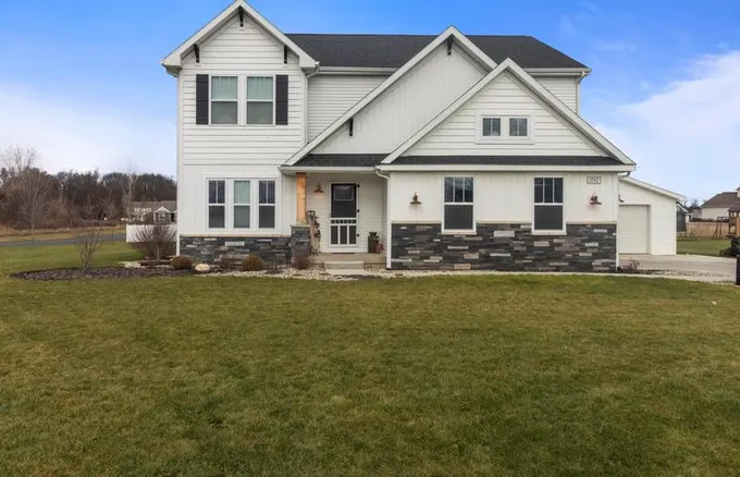 3782 Liverpool Ave, Kalamazoo, MI 49009 - MLS 24000241 for Sale